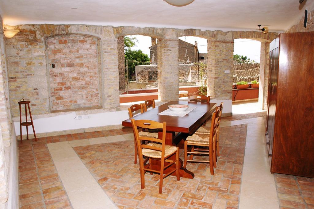 Kastel Kastelir Bed & Breakfast Exterior photo